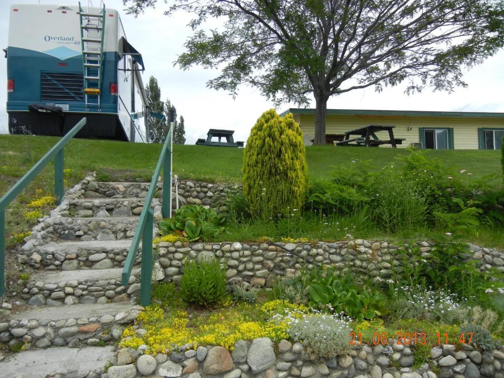 Pleasant View Motel Summerland Exterior foto